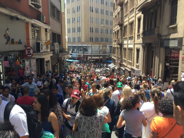 TOUR DE COMPRAS, RUA 25 DE MARÇO - SÃO PAULO - SP